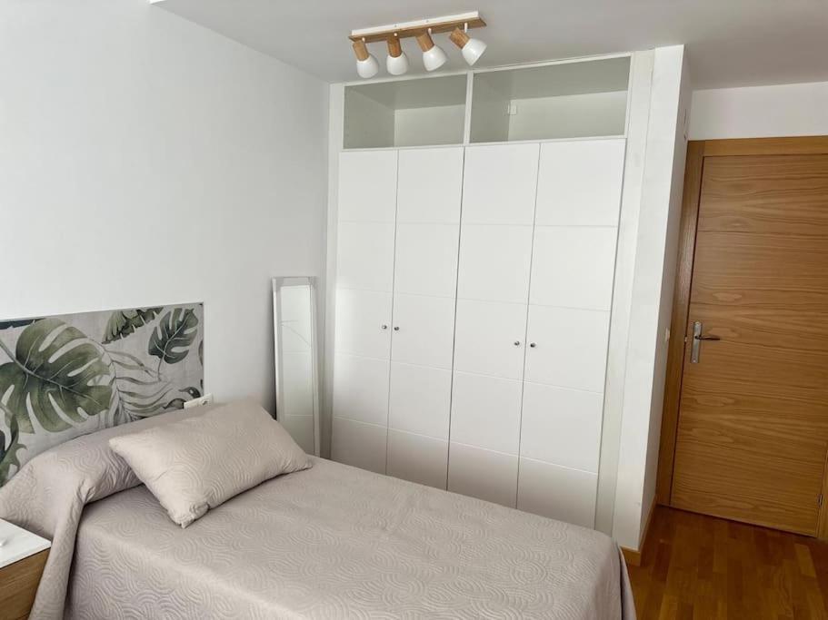 Studio 14 + Garaje Incluido. Nuevo, Elegante, Acogedor. Haro Exterior foto